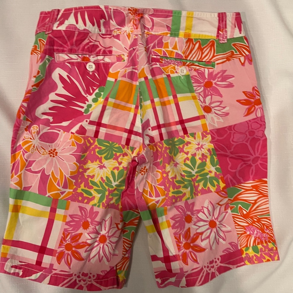 Lilly Pulitzer Floral Pink Women's Shorts - Picture 4 of 4
